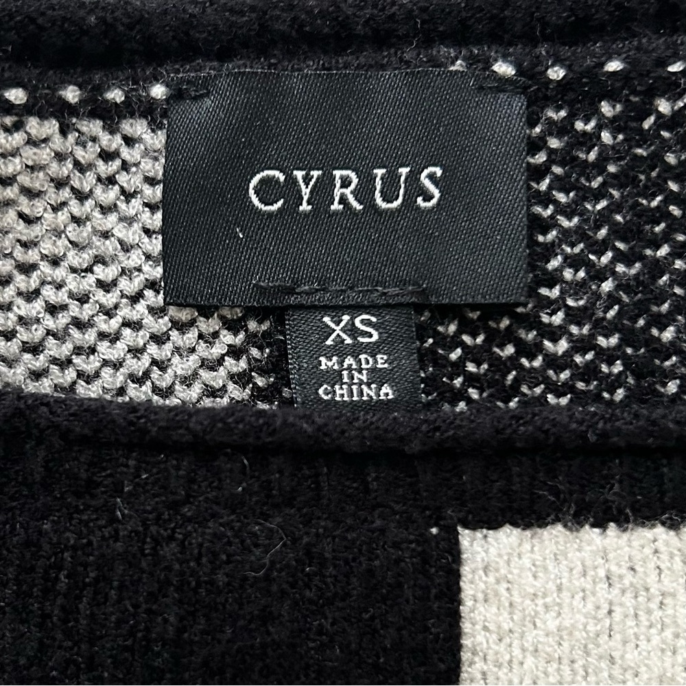 🍒NWT Women’s CYRUS Black/Cream Sweater with Zebra Pattern. Size: Extra Small - Picture 9 of 14